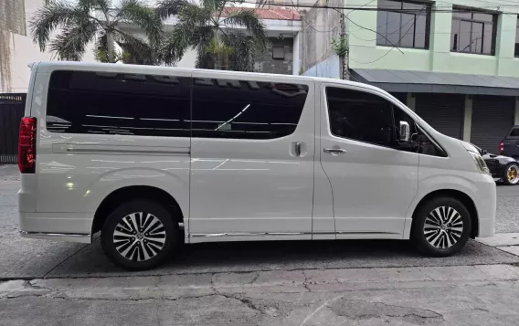 2020 Toyota Hiace Super Grandia Elite 2.8 AT in Manila, Metro Manila-22