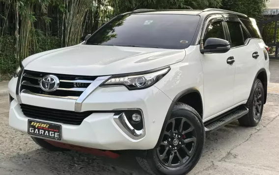 2019 Toyota Fortuner  2.8 V Diesel 4x4 AT in Manila, Metro Manila-5