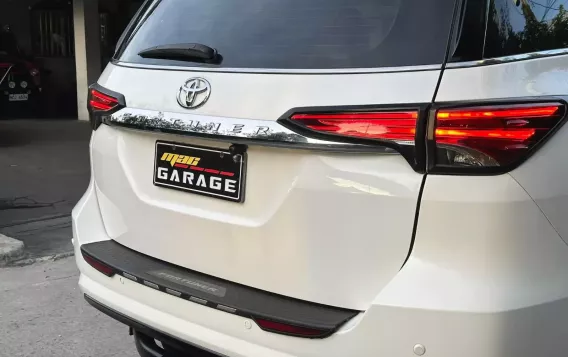 2019 Toyota Fortuner  2.8 V Diesel 4x4 AT in Manila, Metro Manila-13