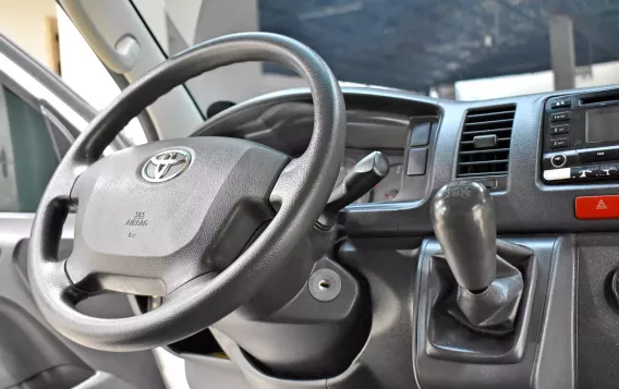 2020 Toyota Hiace  Commuter 3.0 M/T in Lemery, Batangas-15