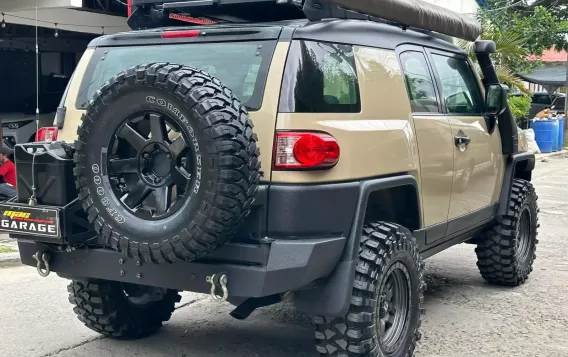 2015 Toyota FJ Cruiser  4.0L V6 in Manila, Metro Manila-6