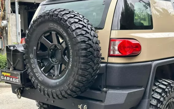 2015 Toyota FJ Cruiser  4.0L V6 in Manila, Metro Manila-8