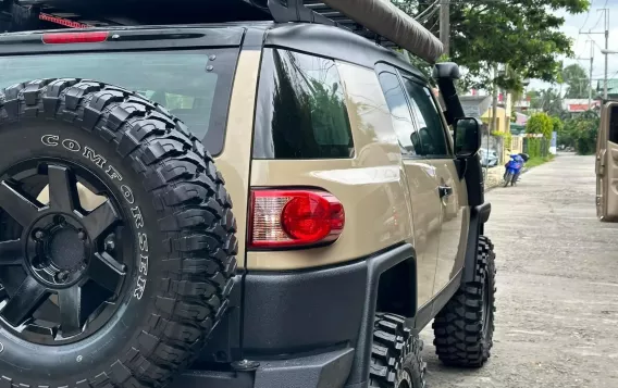 2015 Toyota FJ Cruiser  4.0L V6 in Manila, Metro Manila-9