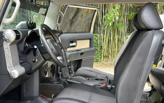 2015 Toyota FJ Cruiser  4.0L V6 in Manila, Metro Manila-12