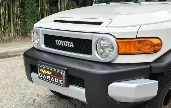 2015 Toyota FJ Cruiser  4.0L V6 in Manila, Metro Manila-7