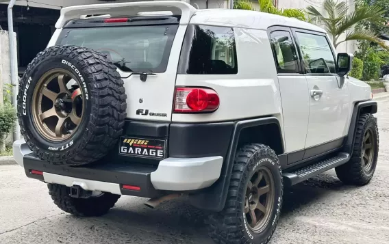 2015 Toyota FJ Cruiser  4.0L V6 in Manila, Metro Manila-8