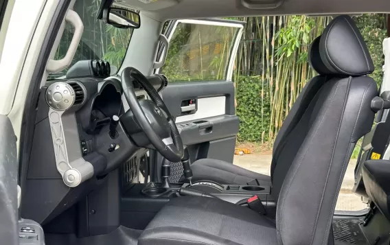 2015 Toyota FJ Cruiser  4.0L V6 in Manila, Metro Manila-10