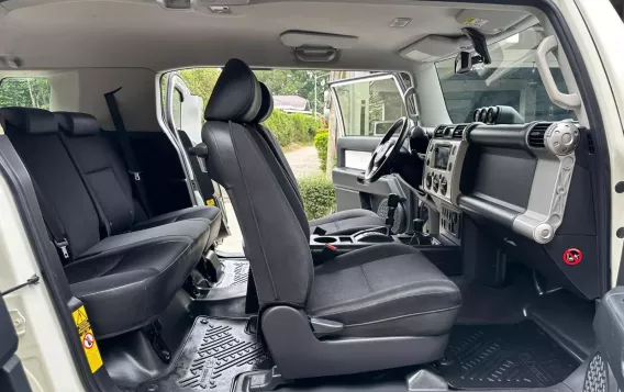 2015 Toyota FJ Cruiser  4.0L V6 in Manila, Metro Manila-19