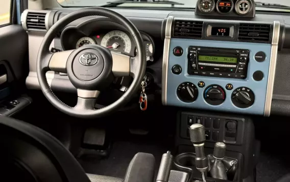 2014 Toyota FJ Cruiser  4.0L V6 in Manila, Metro Manila-5