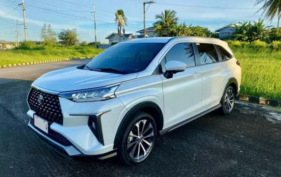 2023 Toyota Veloz V CVT in Manila, Metro Manila-1