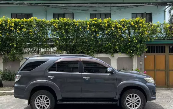 2012 Toyota Fortuner  2.8 V Diesel 4x4 AT in Quezon City, Metro Manila-5