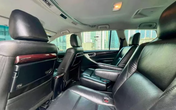 2018 Toyota Innova  2.8 V Diesel AT in Makati, Metro Manila-9