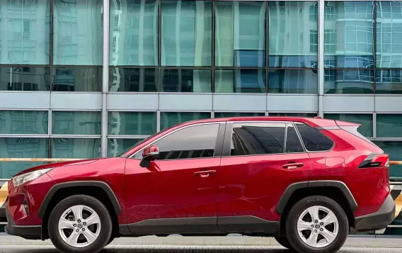 2019 Toyota RAV4  2.5 LE in Makati, Metro Manila-6