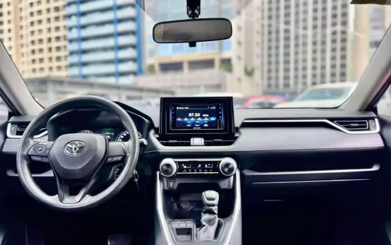 2019 Toyota RAV4  2.5 LE in Makati, Metro Manila-9