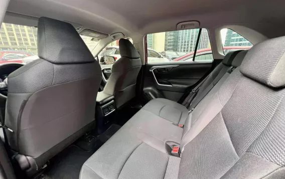 2019 Toyota RAV4  2.5 LE in Makati, Metro Manila-10